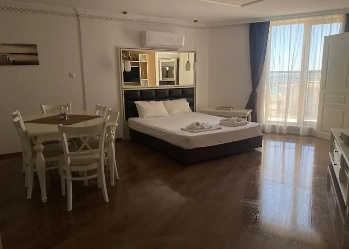 Penthouse Happy Moments 2